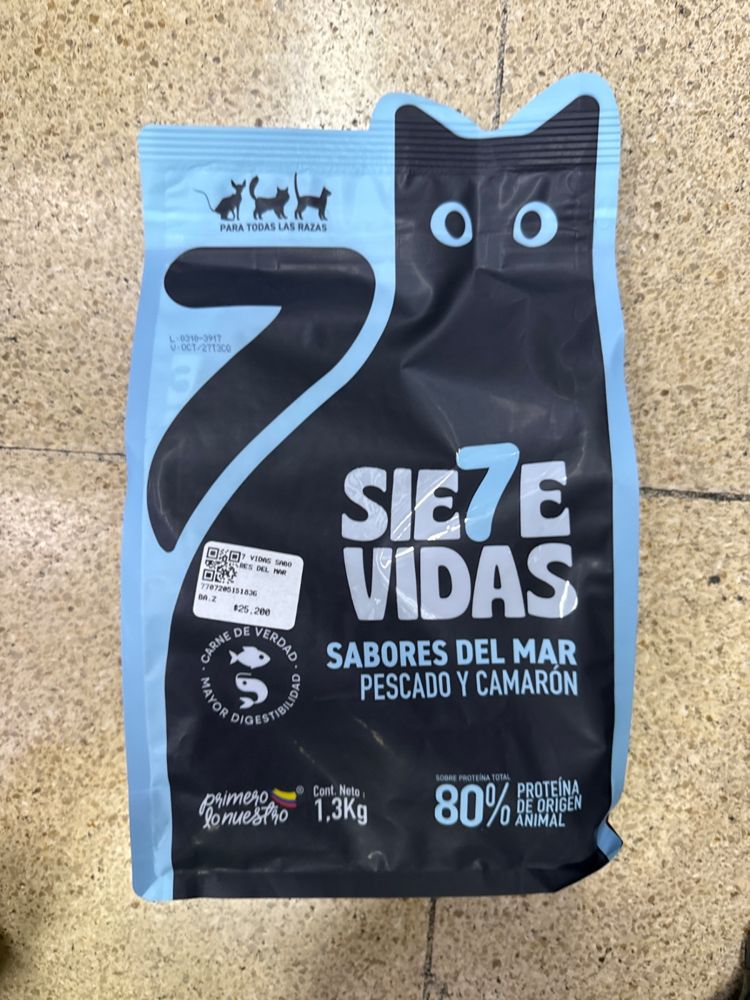Siete Vidas Sabores del Mar Pescado y Camarón