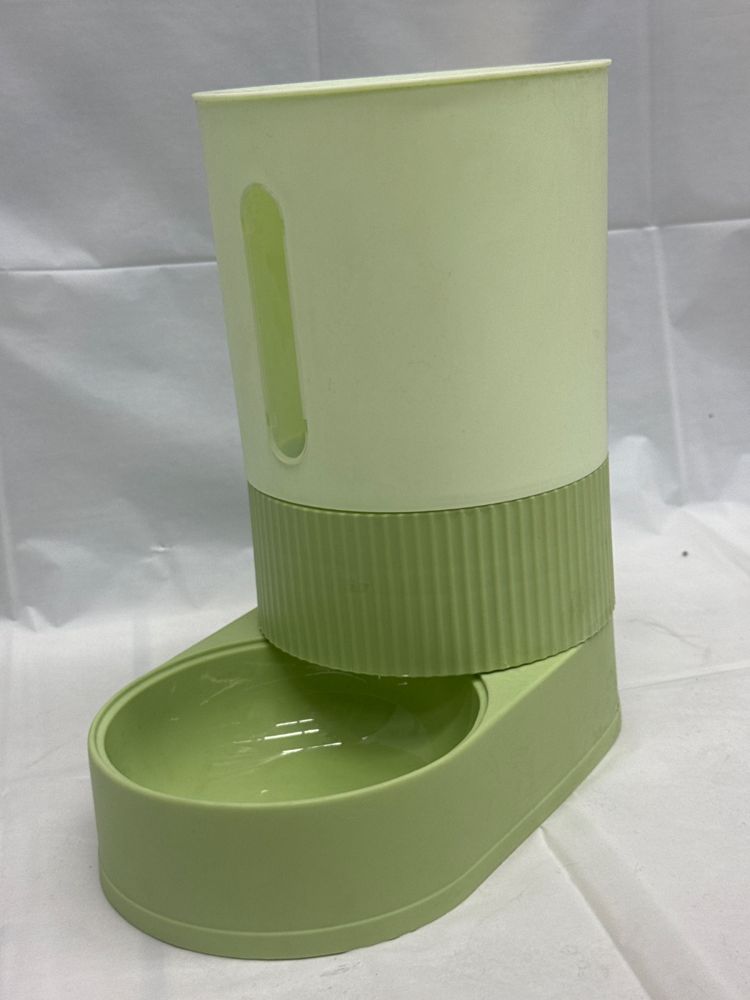 Dispensador de comida pequeño